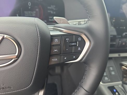 Used 2026 Lexus GX 550 AWD/4WD image 15