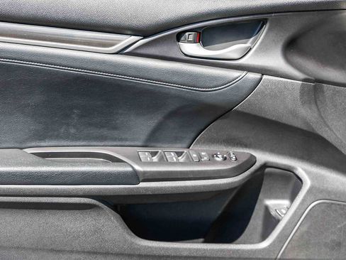 Used 2019 Honda Civic Touring image 30