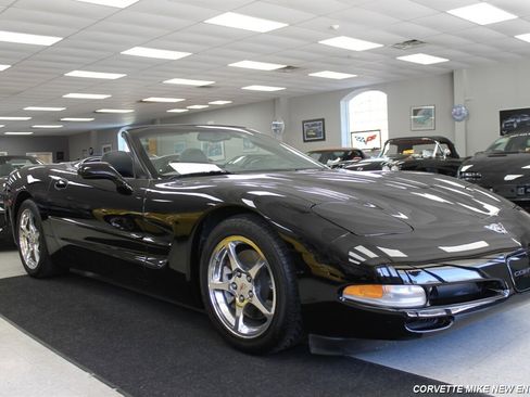 Used 2003 Chevrolet Corvette Convertible w/ Preferred Equipment Group1 image 19