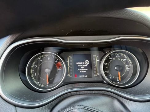 Used 2021 Jeep Cherokee Latitude AWD/4WD image 7