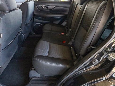 Used 2018 Nissan Rogue SV image 25