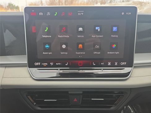 New 2026 Volkswagen Tiguan SE image 19