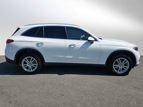 Used 2026 Mercedes-Benz GLC 300 image 2