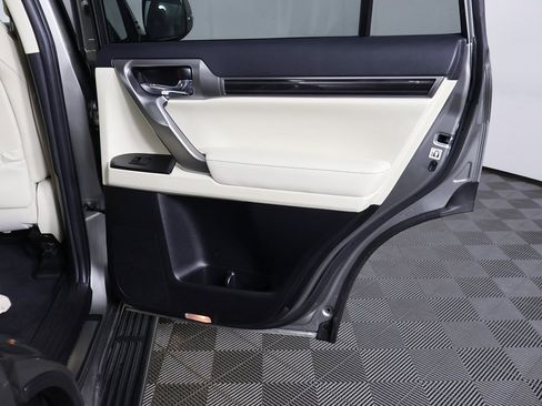Used 2023 Lexus GX 460 Premium image 30