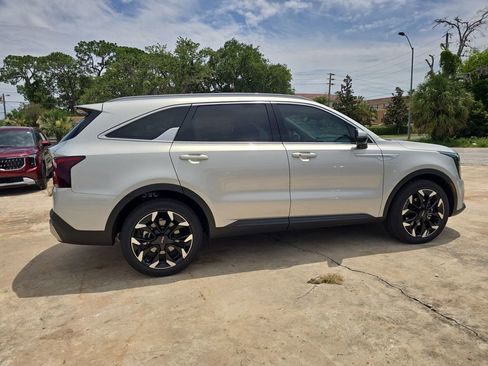 New 2026 Kia Sorento EX FWD image 9
