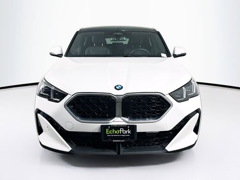 Used 2025 BMW X2 xDrive28i image 2