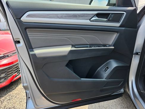 Used 2023 Volkswagen Atlas Cross Sport SE w/ Panoramic Sunroof Package AWD/4WD image 8