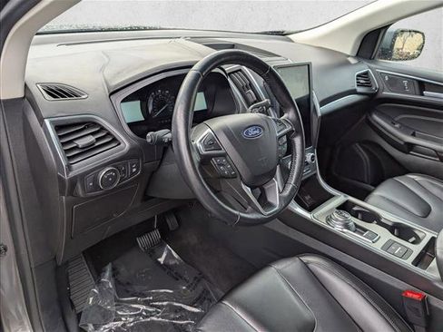 Used 2022 Ford Edge Titanium image 9