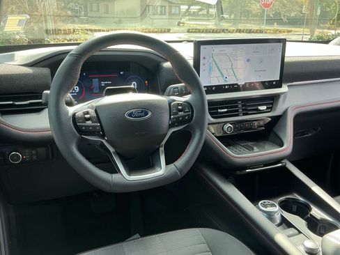 Used 2025 Ford Explorer ST-Line w/ Premium Package image 27