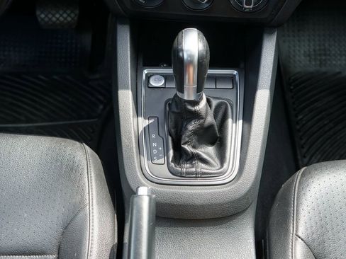Used 2017 Volkswagen Jetta SE FWD image 21