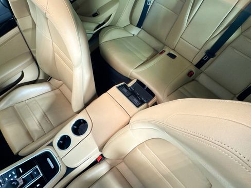 Used 2023 Porsche Panamera 4 w/ Premium Package image 20