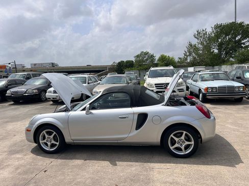Used 2002 Toyota MR2 RWD image 52