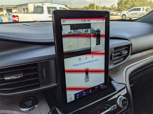 Certified 2023 Ford Explorer Platinum w/ Technology Package image 29