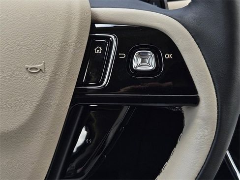 Used 2025 Lincoln Corsair Reserve w/ Equipment Group 202A image 18