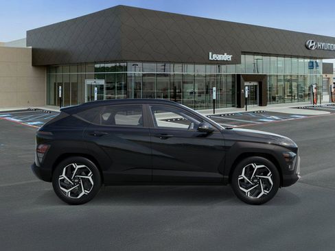 New 2026 Hyundai Kona Limited FWD image 7