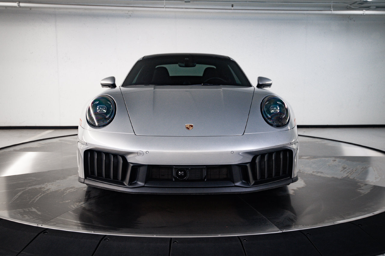 Certified 2025 Porsche 911 Carrera GTS RWD image 10