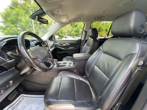 Used 2021 Chevrolet Traverse RS FWD image 31