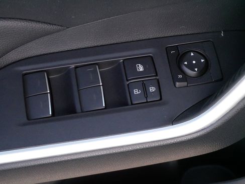 Certified 2022 Toyota RAV4 XLE Premium image 19