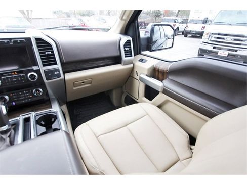 Used 2019 Ford F150 Lariat w/ Equipment Group 502A Luxury image 9