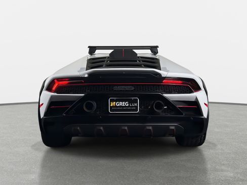 Used 2023 Lamborghini Huracan Sterrato image 4