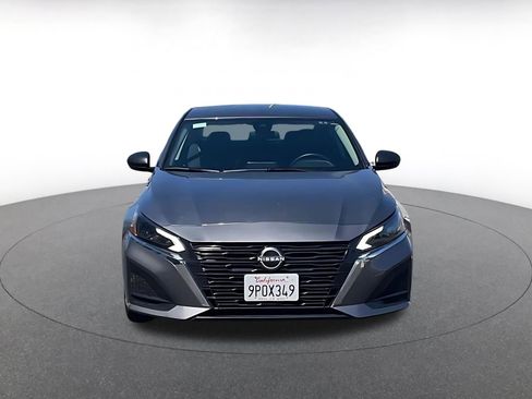 Used 2025 Nissan Altima 2.5 SV image 4