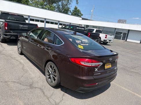 Used 2019 Ford Fusion Titanium FWD image 3