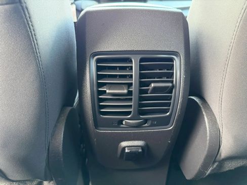 Used 2018 Ford Escape SE FWD image 33