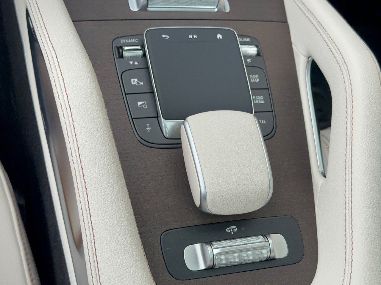 New 2027 Mercedes-Benz GLS 450 4MATIC image 21