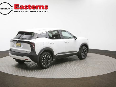 Used 2025 Nissan Kicks SV image 39