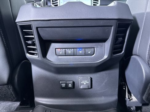 Used 2024 Toyota Tundra Platinum AWD/4WD image 21