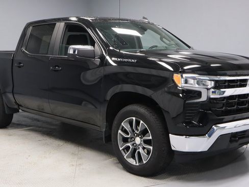 Used 2024 Chevrolet Silverado 1500 LT image 1