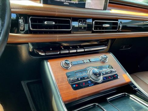 Used 2020 Lincoln Aviator Reserve w/ Elements Package Plus AWD/4WD image 15