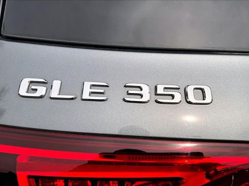 Used 2022 Mercedes-Benz GLE 350 4MATIC w/ Premium Package image 31
