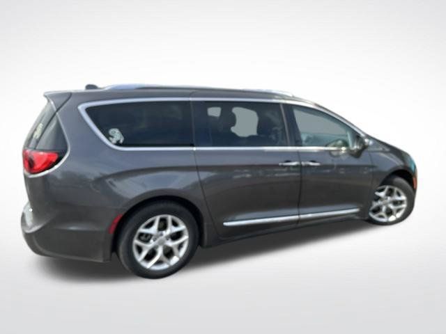 Used 2019 Chrysler Pacifica Limited FWD image 4