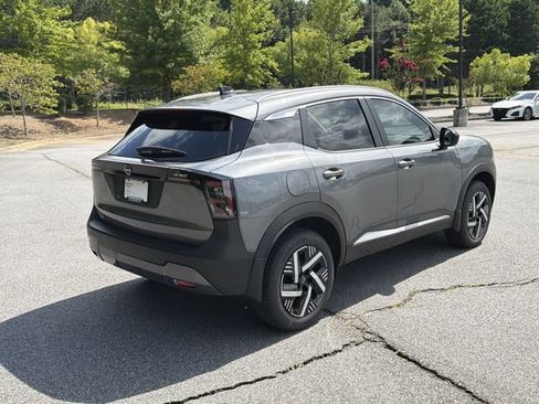 New 2026 Nissan Kicks SV w/ SV Premium Package FWD image 9