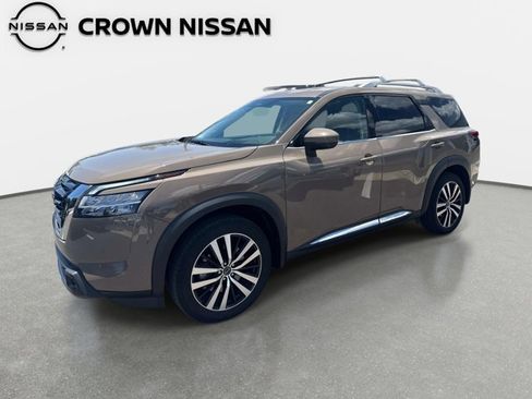 Certified 2024 Nissan Pathfinder Platinum w/ Cargo Package AWD/4WD image 2