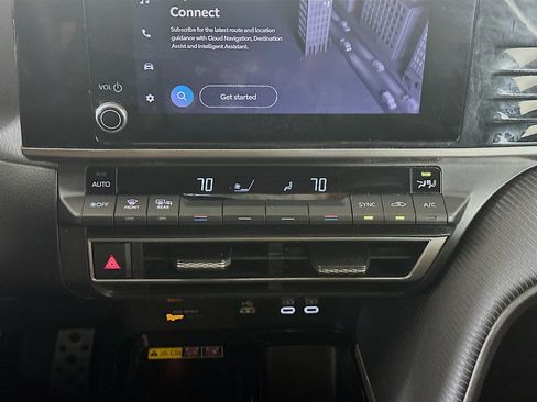 Used 2025 Toyota Camry SE image 24