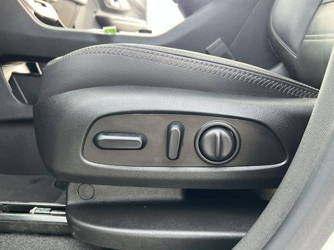 Used 2023 GMC Terrain Denali image 16