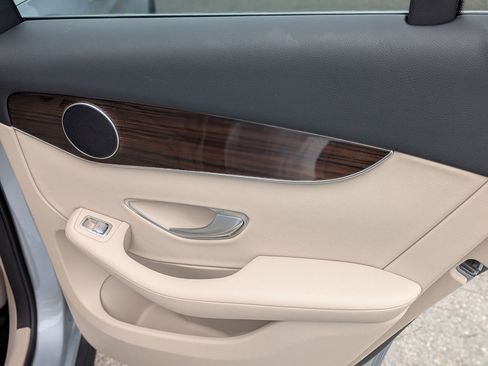 Used 2022 Mercedes-Benz GLC 300 4MATIC image 34