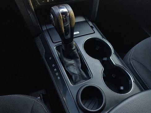 Used 2018 Ford Explorer XLT image 26