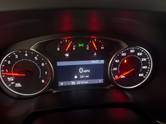 Used 2025 Chevrolet Blazer LT FWD image 18
