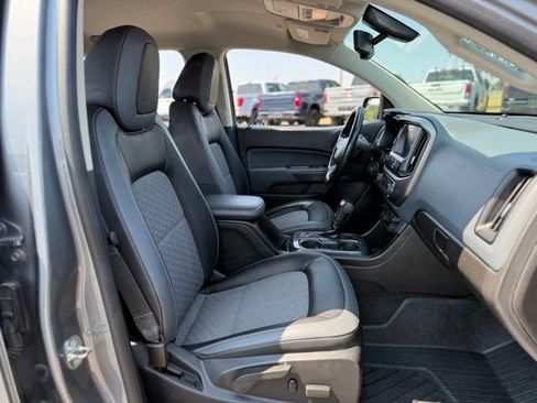 Used 2018 Chevrolet Colorado Z71 AWD/4WD image 13