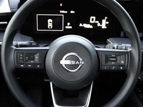 Certified 2025 Nissan Kicks S image 27