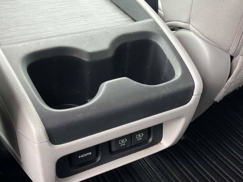 Used 2018 Honda Odyssey Touring image 19