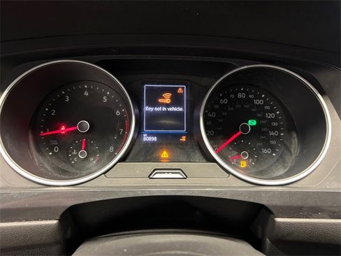 Used 2021 Volkswagen Tiguan SE image 22