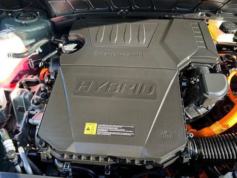 Used 2024 Kia Niro EX Touring image 11