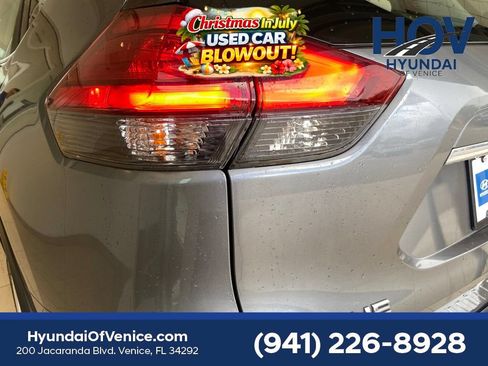 Used 2017 Nissan Rogue S FWD image 8
