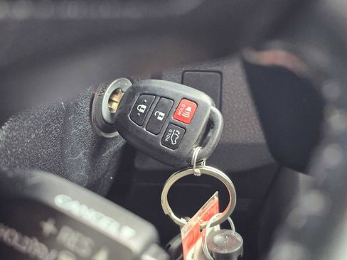 Certified 2017 Toyota RAV4 XLE image 28