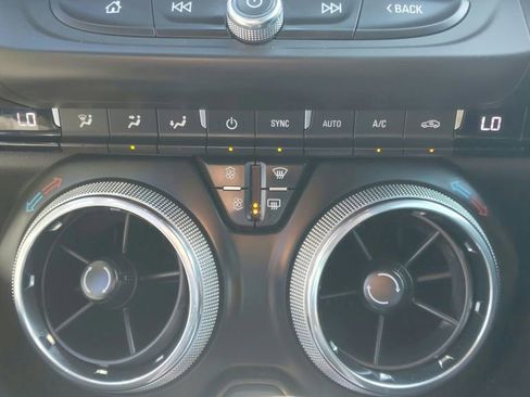 Used 2016 Chevrolet Camaro SS image 28