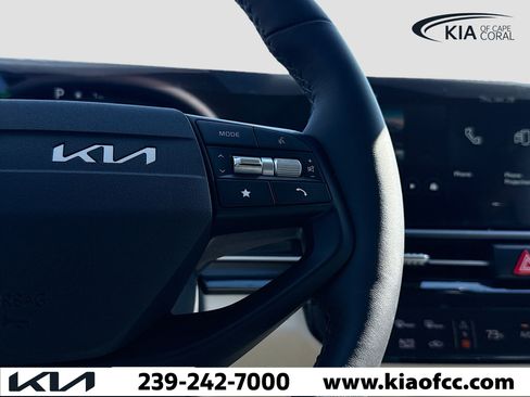 New 2026 Kia Sportage EX FWD image 36